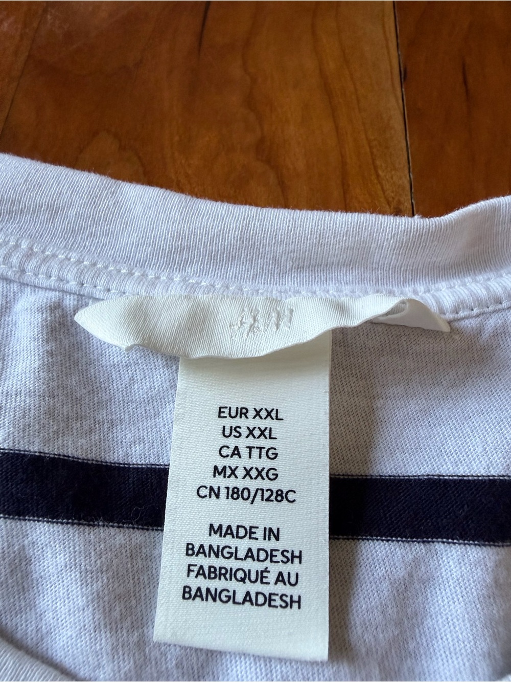 H&M women’s white and navy blue striped shirt size XXL like new condition soft - Picture 4 of 6